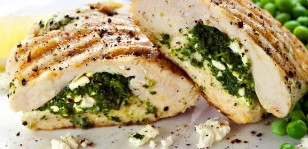 Куриная грудка с яблоком и голубым сыром